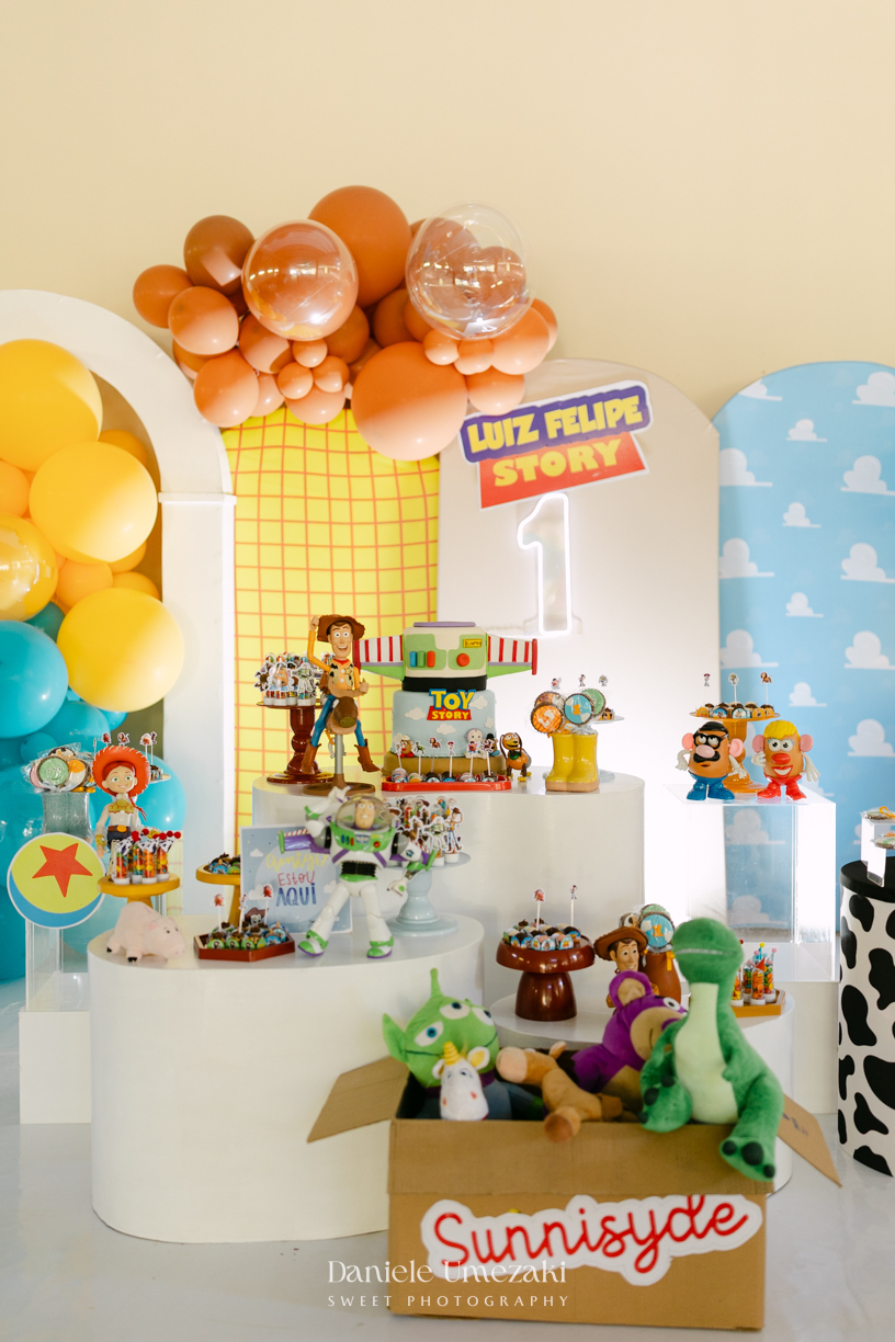 Luiz Felipe comemorando seu primeiro aniversário em Salesópolis, em uma festa com tema Toy Story e decoração da Paloma, da Detalier Decorações.