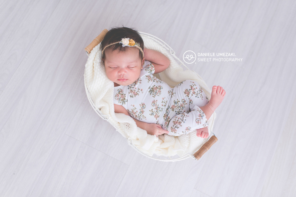 book newbonr em mogi dasc cruzes ensaio newborn suzano aruá daniele umezaki sweet photography estúdio vila oliveira 