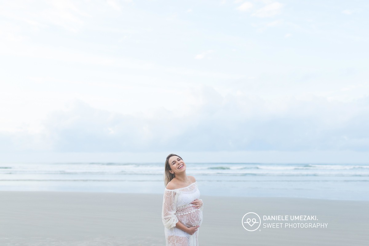 Ensaio de Gestante na praia de Bertioga-SP, Registrado pela fotógrafa de ensaios e família. Ensaio gestante em mogi das cruzes Ensaio gestante suzano Ensaio gestante arujá Ensaio gestante santa isabel Ensaio gestante sjc Ensaio gestante guararema Ensaio g