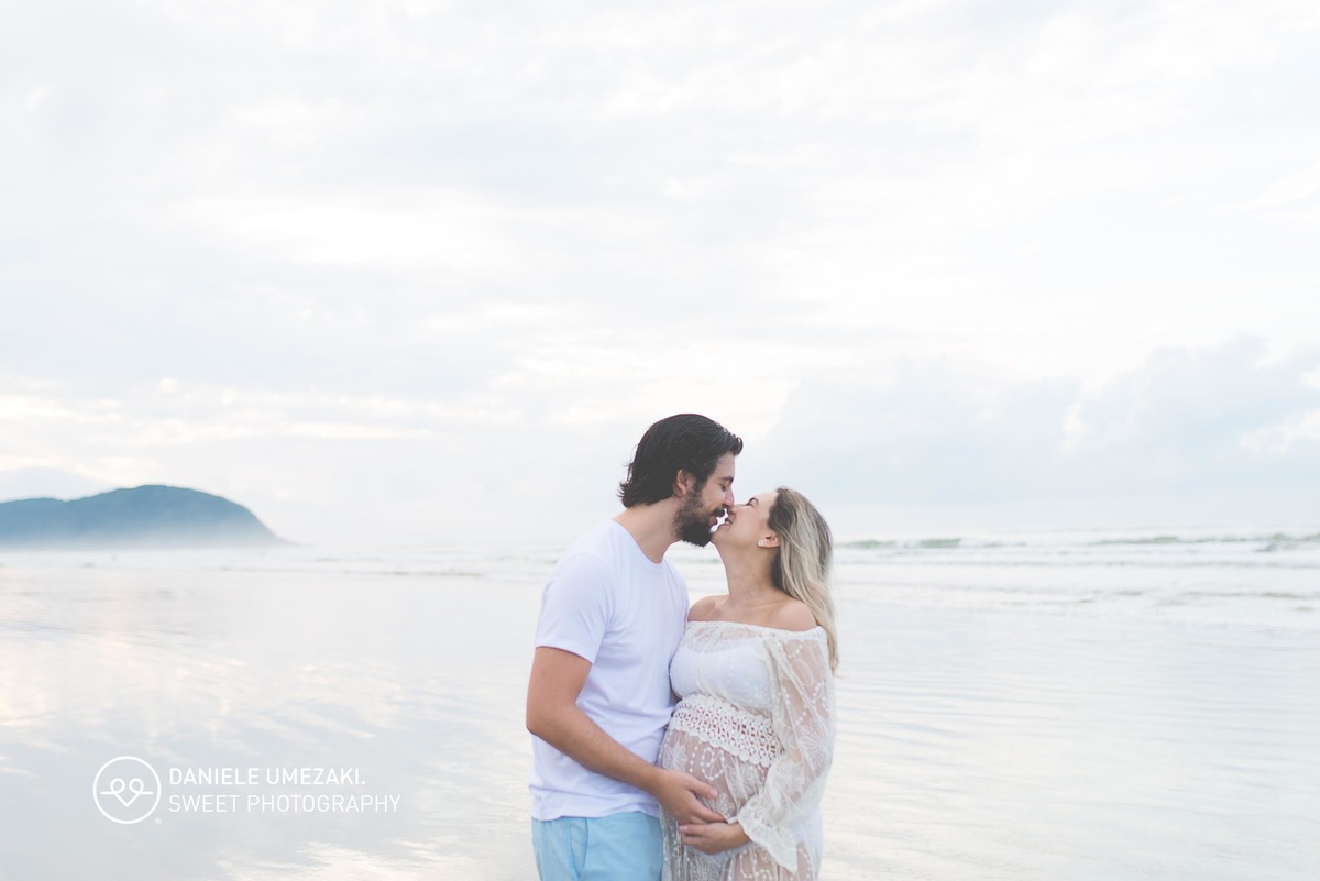 Ensaio de Gestante na praia de Bertioga-SP, Registrado pela fotógrafa de ensaios e família. Ensaio gestante em mogi das cruzes Ensaio gestante suzano Ensaio gestante arujá Ensaio gestante santa isabel Ensaio gestante sjc Ensaio gestante guararema Ensaio g