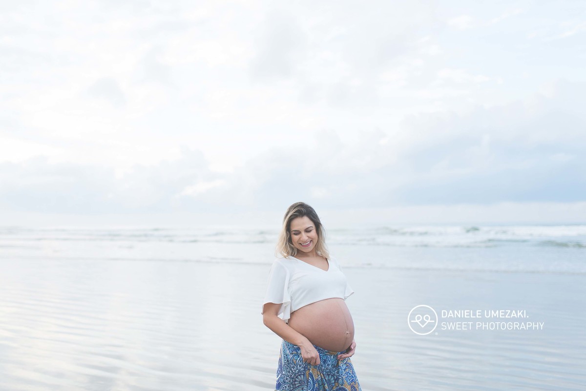 Ensaio de Gestante na praia de Bertioga-SP, Registrado pela fotógrafa de ensaios e família. Ensaio gestante em mogi das cruzes Ensaio gestante suzano Ensaio gestante arujá Ensaio gestante santa isabel Ensaio gestante sjc Ensaio gestante guararema Ensaio g