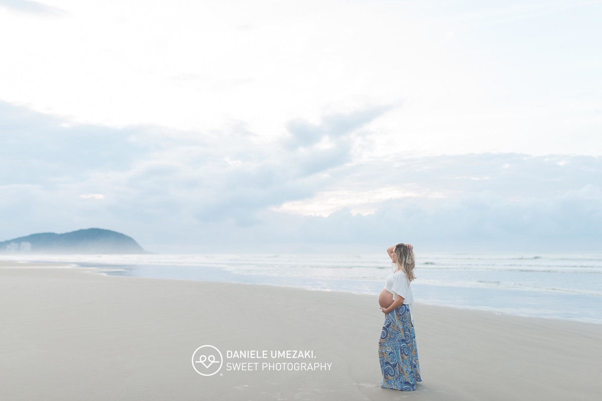 Ensaio de Gestante na praia de Bertioga-SP, Registrado pela fotógrafa de ensaios e família. Ensaio gestante em mogi das cruzes Ensaio gestante suzano Ensaio gestante arujá Ensaio gestante santa isabel Ensaio gestante sjc Ensaio gestante guararema Ensaio g