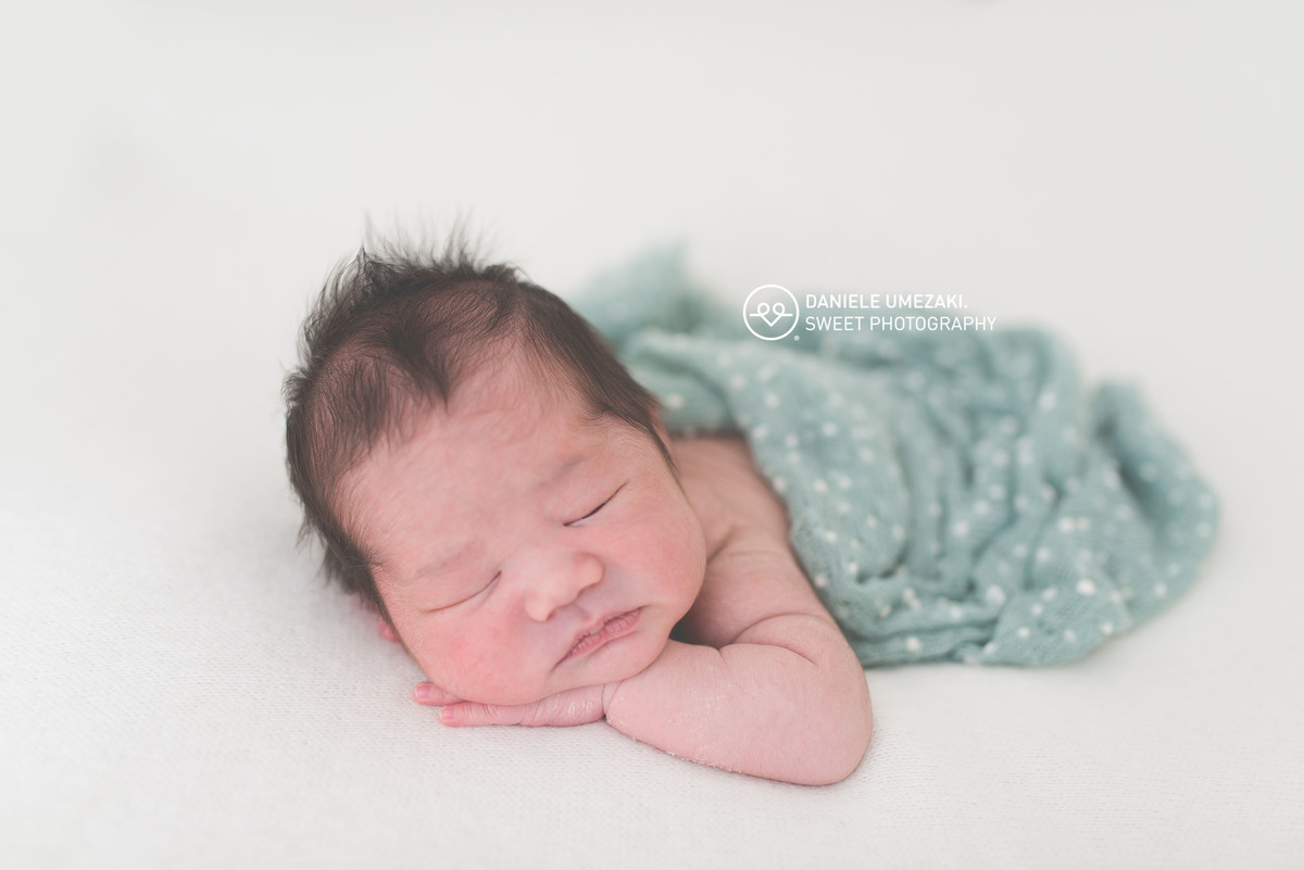 Mogi das Cruzes-SP, ensaio newborn realizado pela fotógrafa Daniele Umezaki, fotográfa especializada em ensaios em familia newborn gestante e crianças, estúdio newborn e recém nascido em mogi das cruzes SP, ensaio newborn lindo 