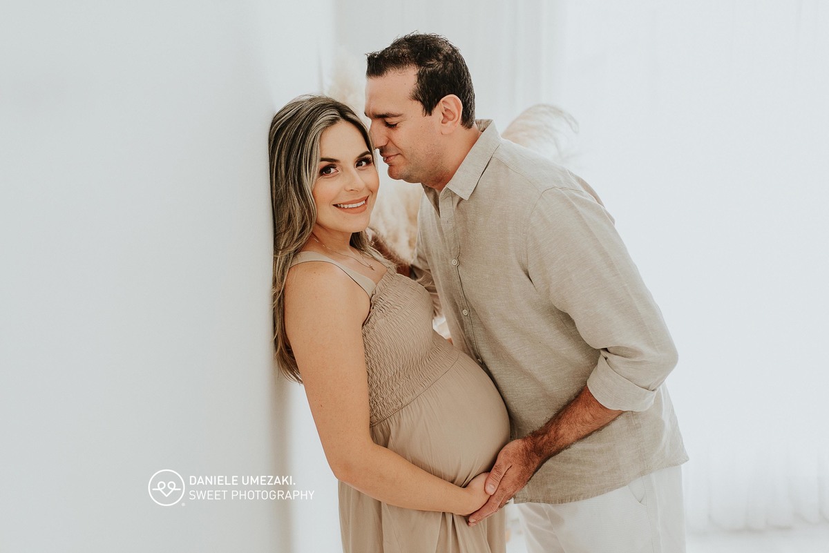 Ensaio gestante em Mogi das cruzes, estúdio fotográfico em mogi das cruzes, fotografia de gestante em mogi arujpa suzano. Fotos afetivas com amor, melhor estúdio de fotografia em Mogi das Cruzes, grávidas em mogi das cruzes, parto em mogi das cruzes 