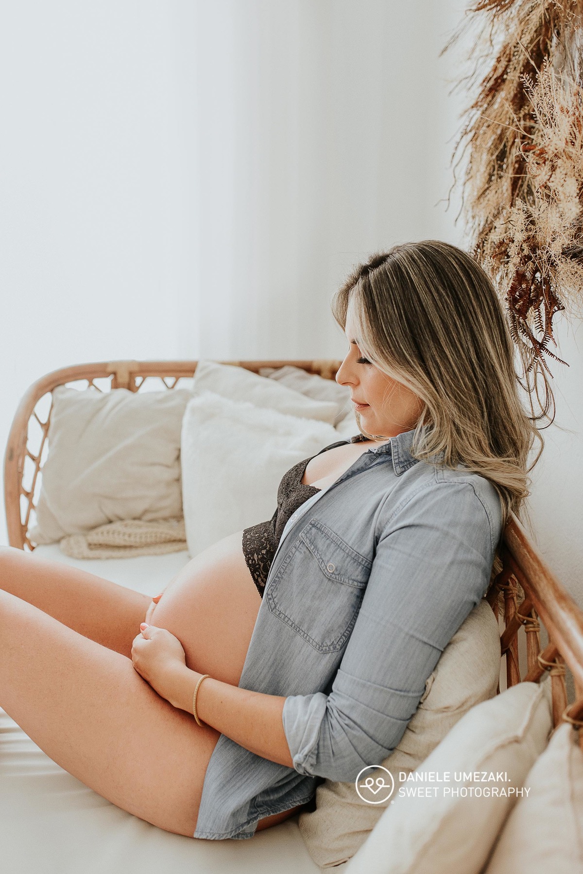 Ensaio gestante em Mogi das cruzes, estúdio fotográfico em mogi das cruzes, fotografia de gestante em mogi arujpa suzano. Fotos afetivas com amor, melhor estúdio de fotografia em Mogi das Cruzes, grávidas em mogi das cruzes, parto em mogi das cruzes 