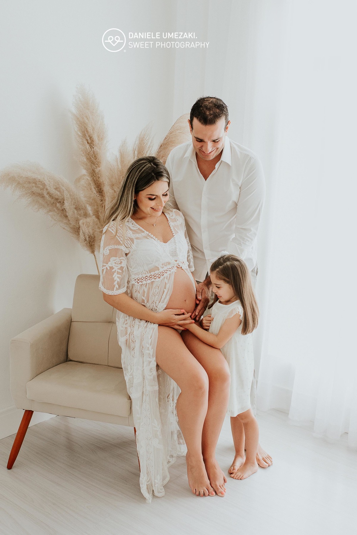 Ensaio gestante em Mogi das cruzes, estúdio fotográfico em mogi das cruzes, fotografia de gestante em mogi arujpa suzano. Fotos afetivas com amor, melhor estúdio de fotografia em Mogi das Cruzes, grávidas em mogi das cruzes, parto em mogi das cruzes 