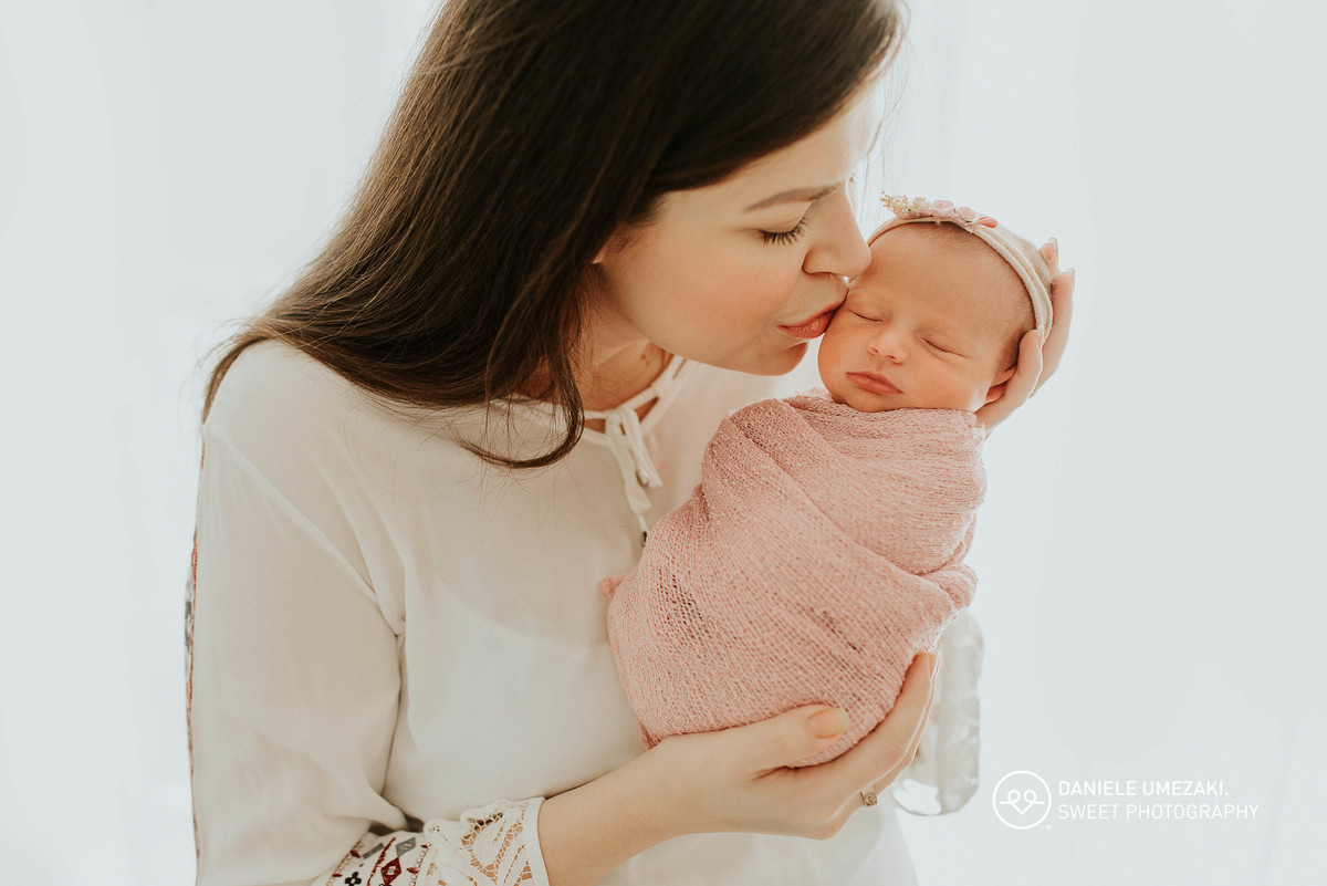 newborn recem nascido rn bebe ensaionewborn ensaioderecemnascido ensaiorn baby cenariosnewborn maternidade estudiodanieleumezaki daniumezakifotografia ensaionewbornsp fotografonewborn fotografanewborn fotografanewbornsp fotografanewbornmogidascruzes fotog
