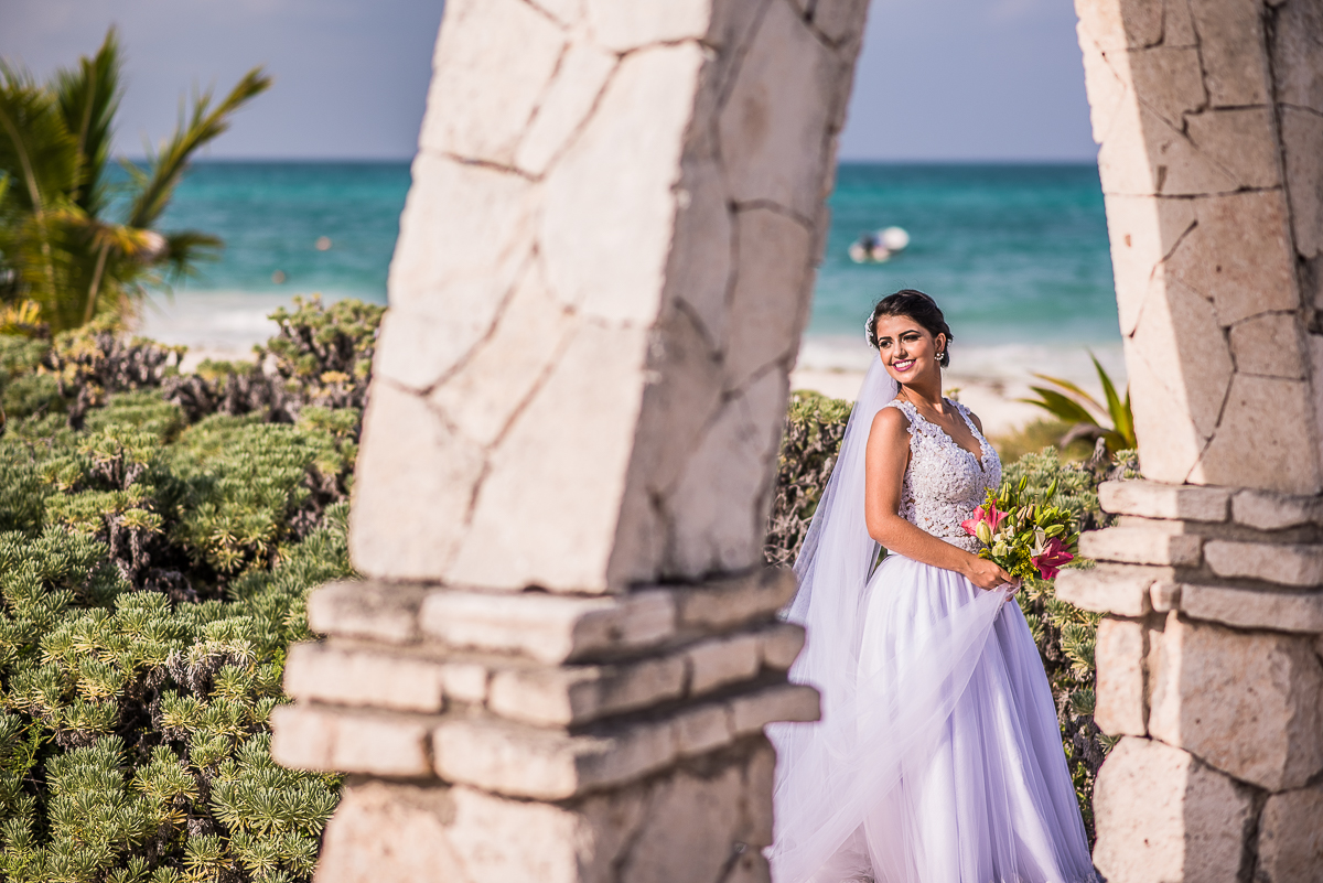 noiva com buquê em cancun