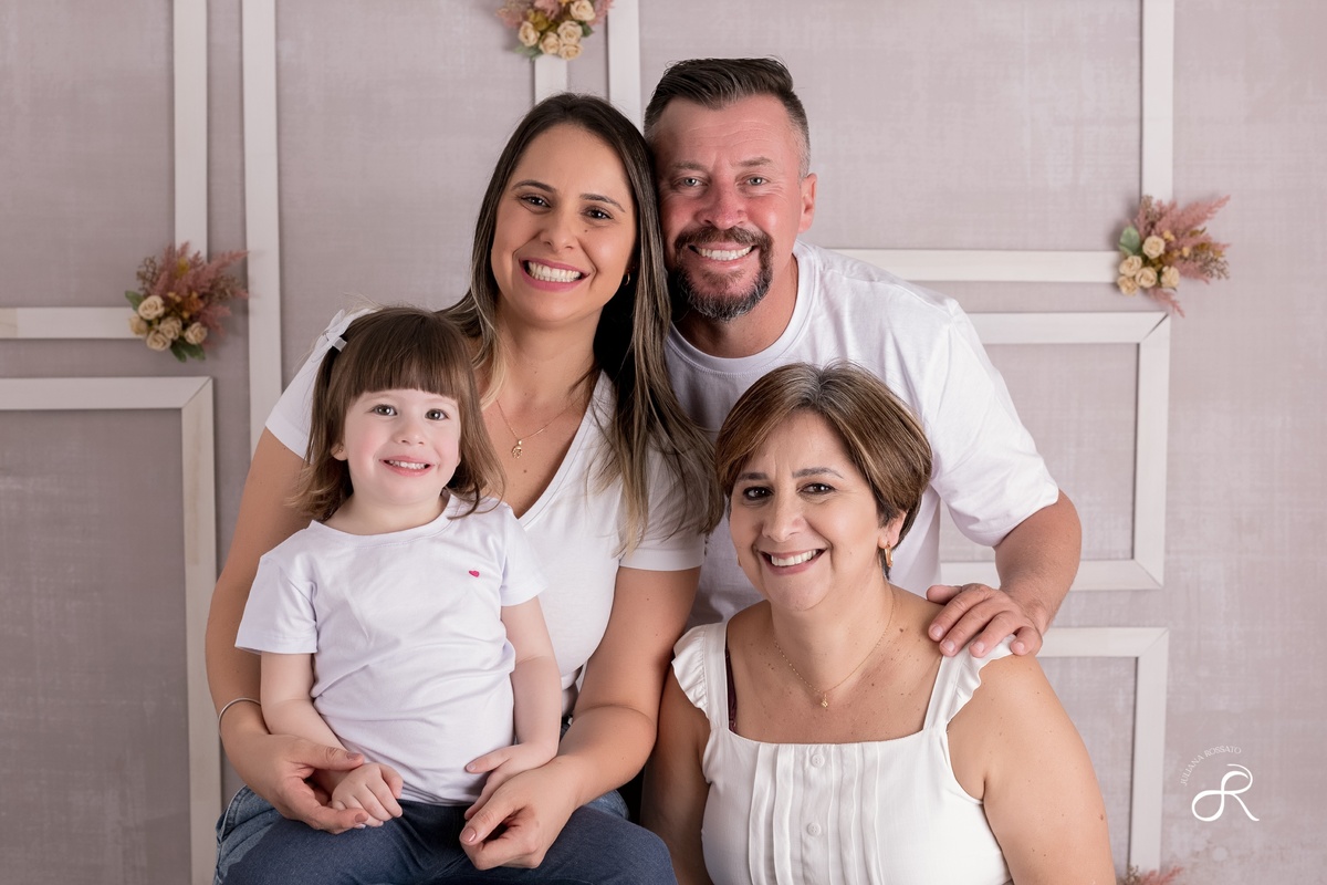 Juliana Rossato Fotografia, São Paulo, Mini ensaio de Dia das mãe, mães 2023, dia das mães, Ensaio filho filhos, estúdio fotográfico, interlagos, vila mascote, santo amaro, fotógrafa sp, fotógrafo sp, zona sul, pascoa, mini ensaio, jardim umuarama, mamães