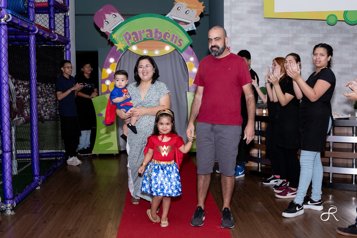 Juliana Rossato Fotografia, são paulo, interlagos, zona sul, santo amaro, SP, festa infantil, aniversário, herois, mulher maravilha, super homem, buffet Brincar e Sonhar Kids