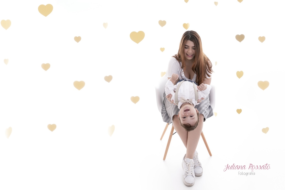 Juliana Rossato Fotografia, são paulo, interlagos, zona sul, santo amaro, estúdio fotográfico, ensaio família, SP, acompanhamento infantil, mini ensaio, dia das mães, mini ensaio dia das mães, mães, 2019, flores, corações, coração