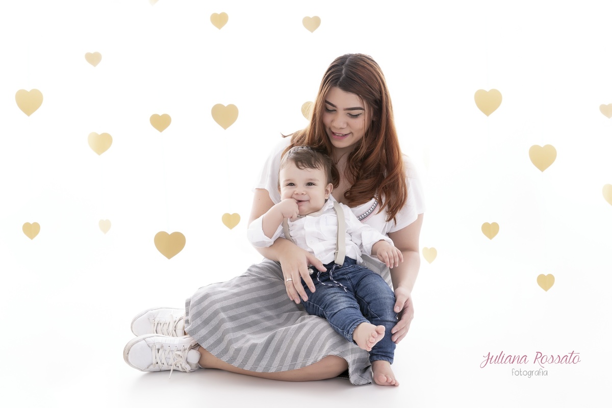 Juliana Rossato Fotografia, são paulo, interlagos, zona sul, santo amaro, estúdio fotográfico, ensaio família, SP, acompanhamento infantil, mini ensaio, dia das mães, mini ensaio dia das mães, mães, 2019, flores, corações, coração