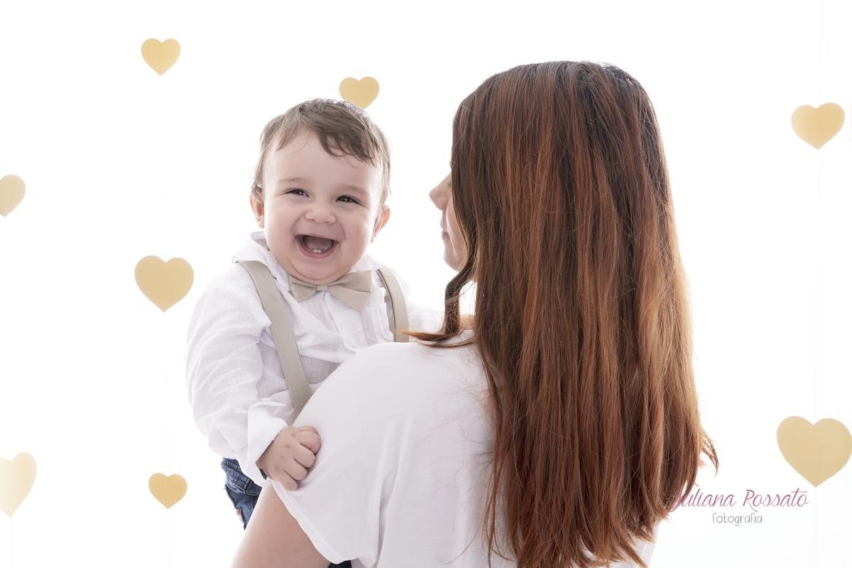 Juliana Rossato Fotografia, são paulo, interlagos, zona sul, santo amaro, estúdio fotográfico, ensaio família, SP, acompanhamento infantil, mini ensaio, dia das mães, mini ensaio dia das mães, mães, 2019, flores, corações, coração