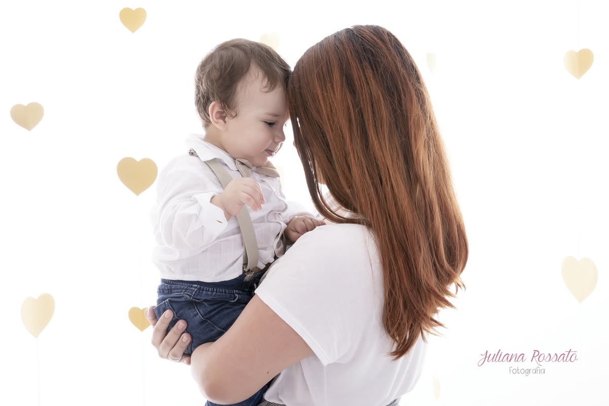 Juliana Rossato Fotografia, são paulo, interlagos, zona sul, santo amaro, estúdio fotográfico, ensaio família, SP, acompanhamento infantil, mini ensaio, dia das mães, mini ensaio dia das mães, mães, 2019, flores, corações, coração