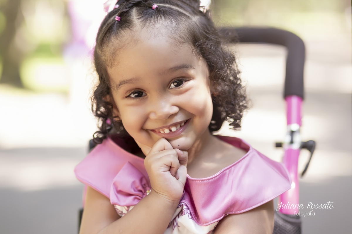 Ensaio fotográfico infantil no parque Ibirapuera em são paulo pelo estúdio Juliana Rossato Fotografia.  Ensaio família