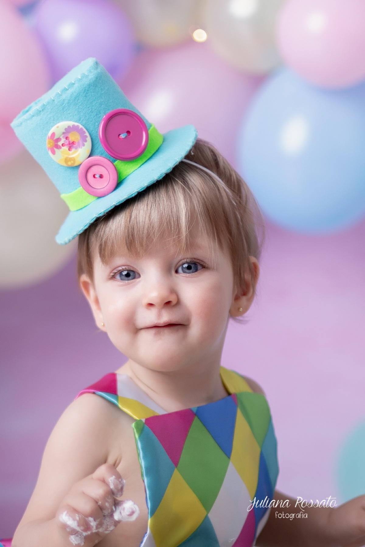 Juliana Rossato Fotografia, são paulo, interlagos, zona sul, jardim consórcio, estúdio fotográfico, ensaio infantil, SP, acompanhamento infantil, cake, smash the cake, ensaio de aniversário, bolo, smash luxo, luxo, circo rosa, arco desconstruído, bexigas