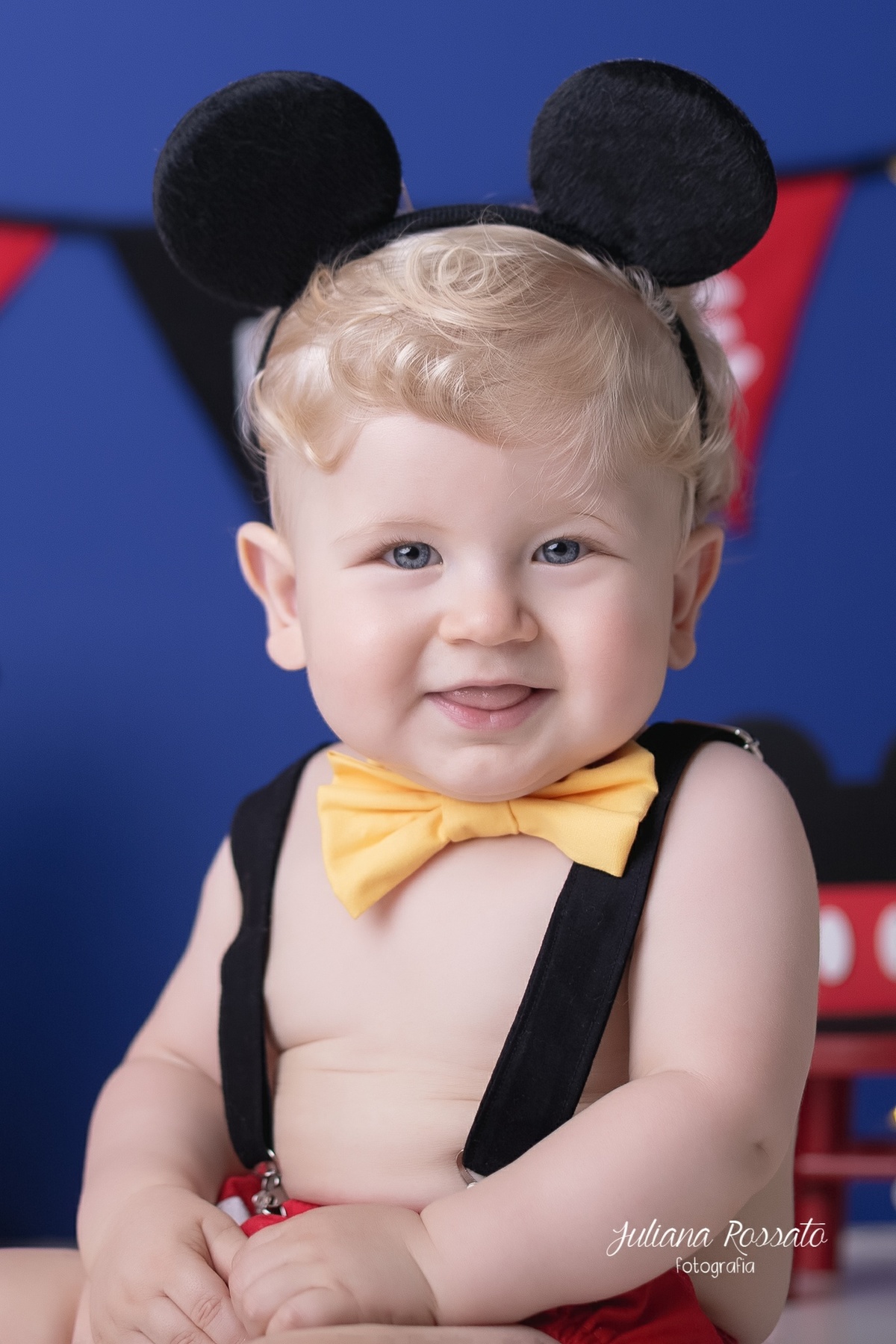 Juliana Rossato Fotografia, são paulo, interlagos, zona sul, jardim consórcio, estúdio fotográfico, ensaio infantil, SP, acompanhamento infantil, cake, smash the cake, ensaio de aniversário, bolo, circo do mickey, mickey, 1 ano, um ano