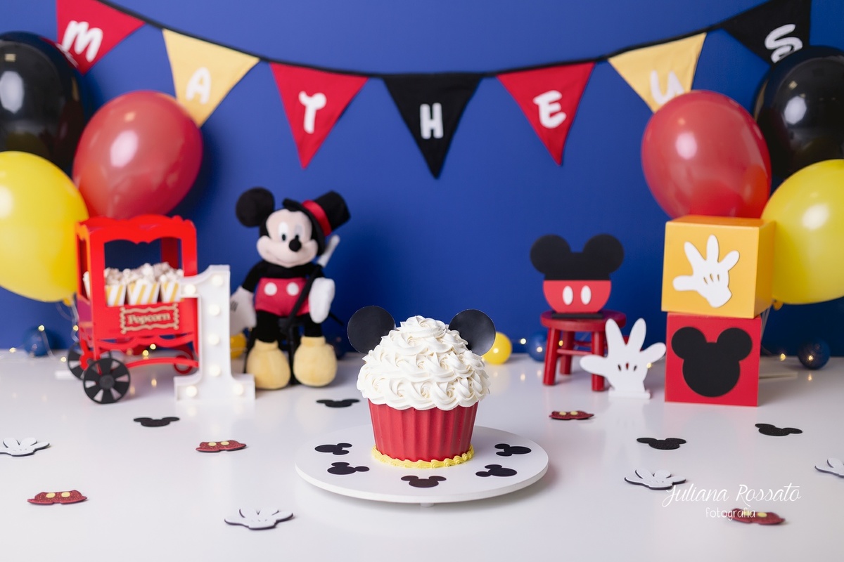 Juliana Rossato Fotografia, são paulo, interlagos, zona sul, jardim consórcio, estúdio fotográfico, ensaio infantil, SP, acompanhamento infantil, cake, smash the cake, ensaio de aniversário, bolo, circo do mickey, mickey, 1 ano, um ano