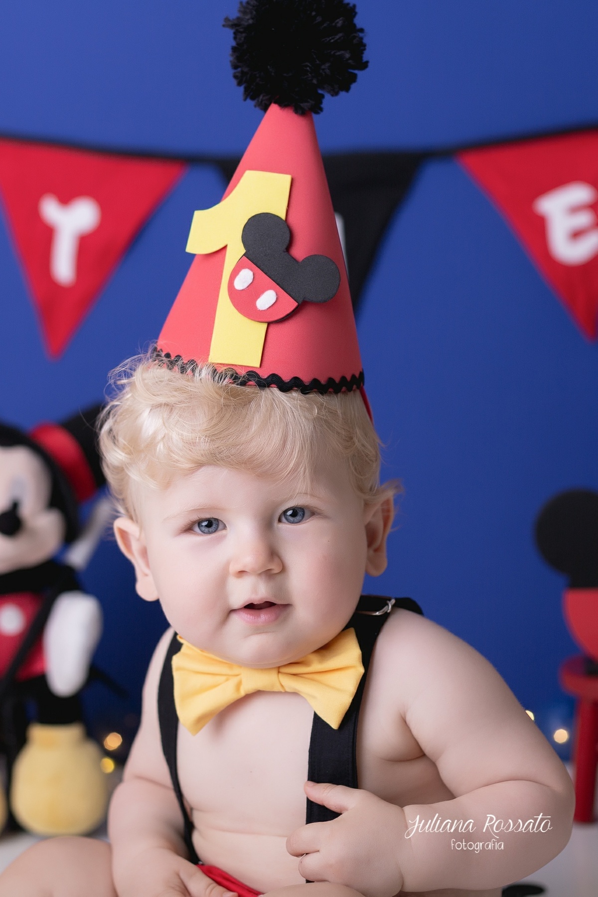 Juliana Rossato Fotografia, são paulo, interlagos, zona sul, jardim consórcio, estúdio fotográfico, ensaio infantil, SP, acompanhamento infantil, cake, smash the cake, ensaio de aniversário, bolo, circo do mickey, mickey, 1 ano, um ano