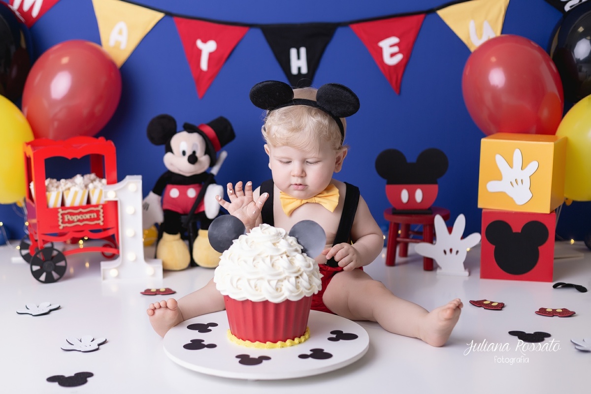Juliana Rossato Fotografia, são paulo, interlagos, zona sul, jardim consórcio, estúdio fotográfico, ensaio infantil, SP, acompanhamento infantil, cake, smash the cake, ensaio de aniversário, bolo, circo do mickey, mickey, 1 ano, um ano