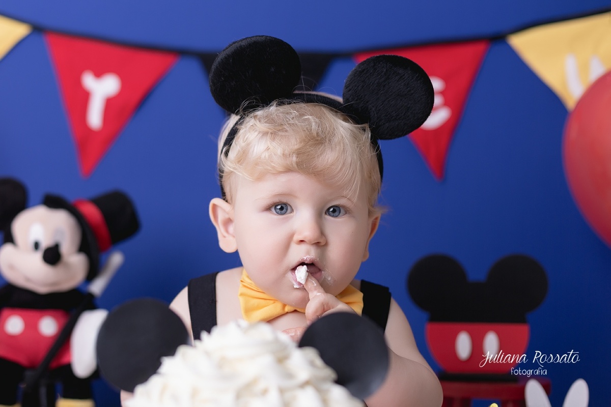 Juliana Rossato Fotografia, são paulo, interlagos, zona sul, jardim consórcio, estúdio fotográfico, ensaio infantil, SP, acompanhamento infantil, cake, smash the cake, ensaio de aniversário, bolo, circo do mickey, mickey, 1 ano, um ano