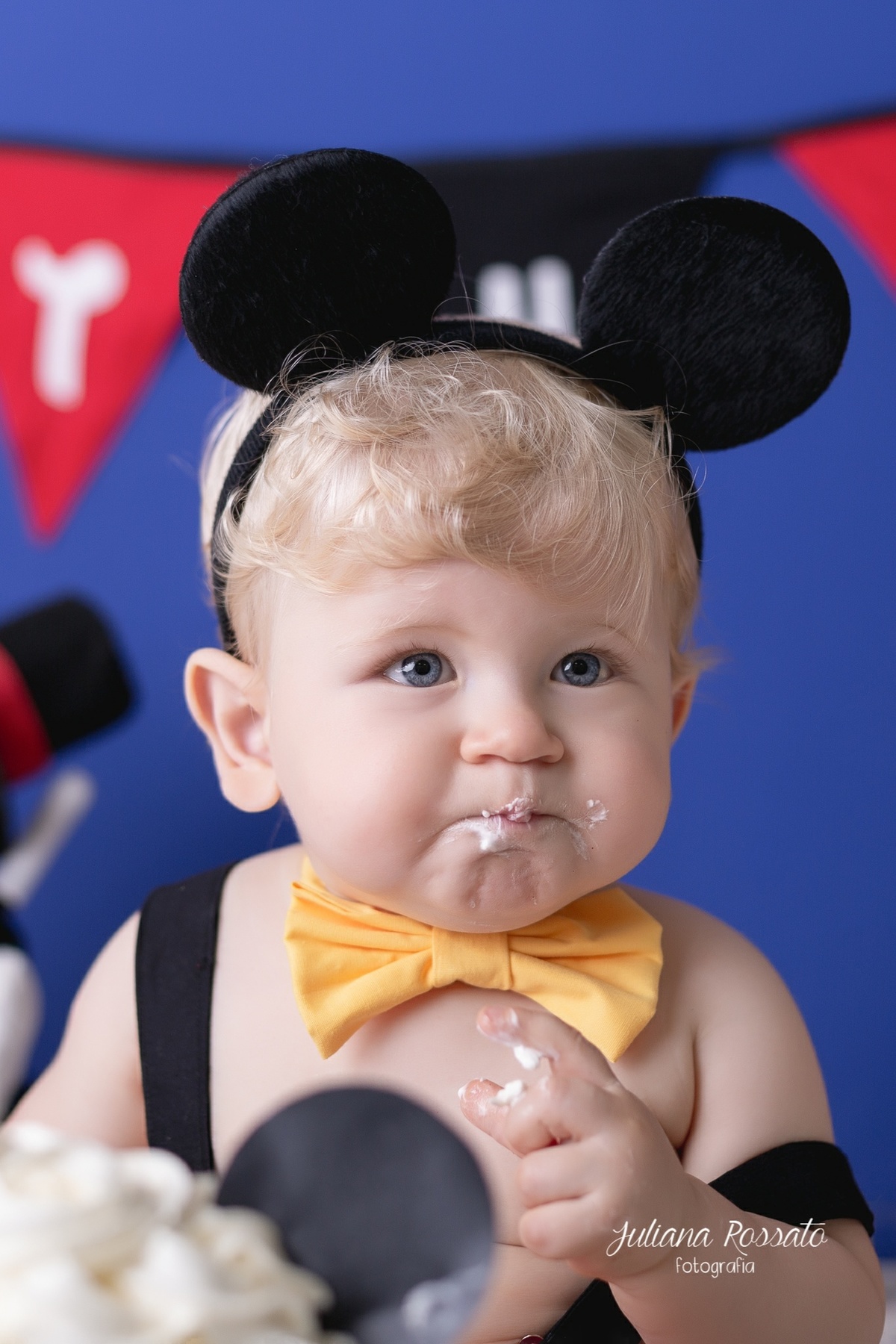 Juliana Rossato Fotografia, são paulo, interlagos, zona sul, jardim consórcio, estúdio fotográfico, ensaio infantil, SP, acompanhamento infantil, cake, smash the cake, ensaio de aniversário, bolo, circo do mickey, mickey, 1 ano, um ano