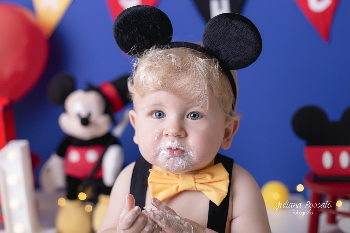 Juliana Rossato Fotografia, são paulo, interlagos, zona sul, jardim consórcio, estúdio fotográfico, ensaio infantil, SP, acompanhamento infantil, cake, smash the cake, ensaio de aniversário, bolo, circo do mickey, mickey, 1 ano, um ano