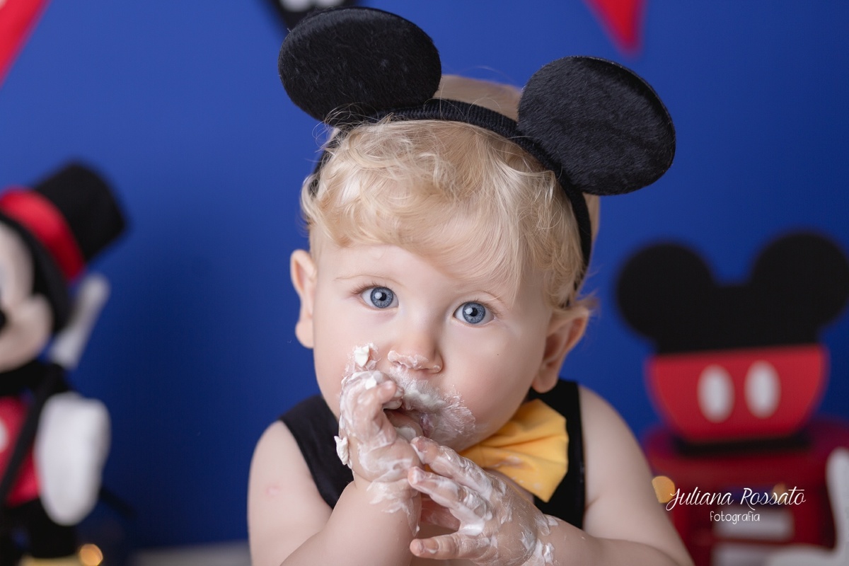 Juliana Rossato Fotografia, são paulo, interlagos, zona sul, jardim consórcio, estúdio fotográfico, ensaio infantil, SP, acompanhamento infantil, cake, smash the cake, ensaio de aniversário, bolo, circo do mickey, mickey, 1 ano, um ano