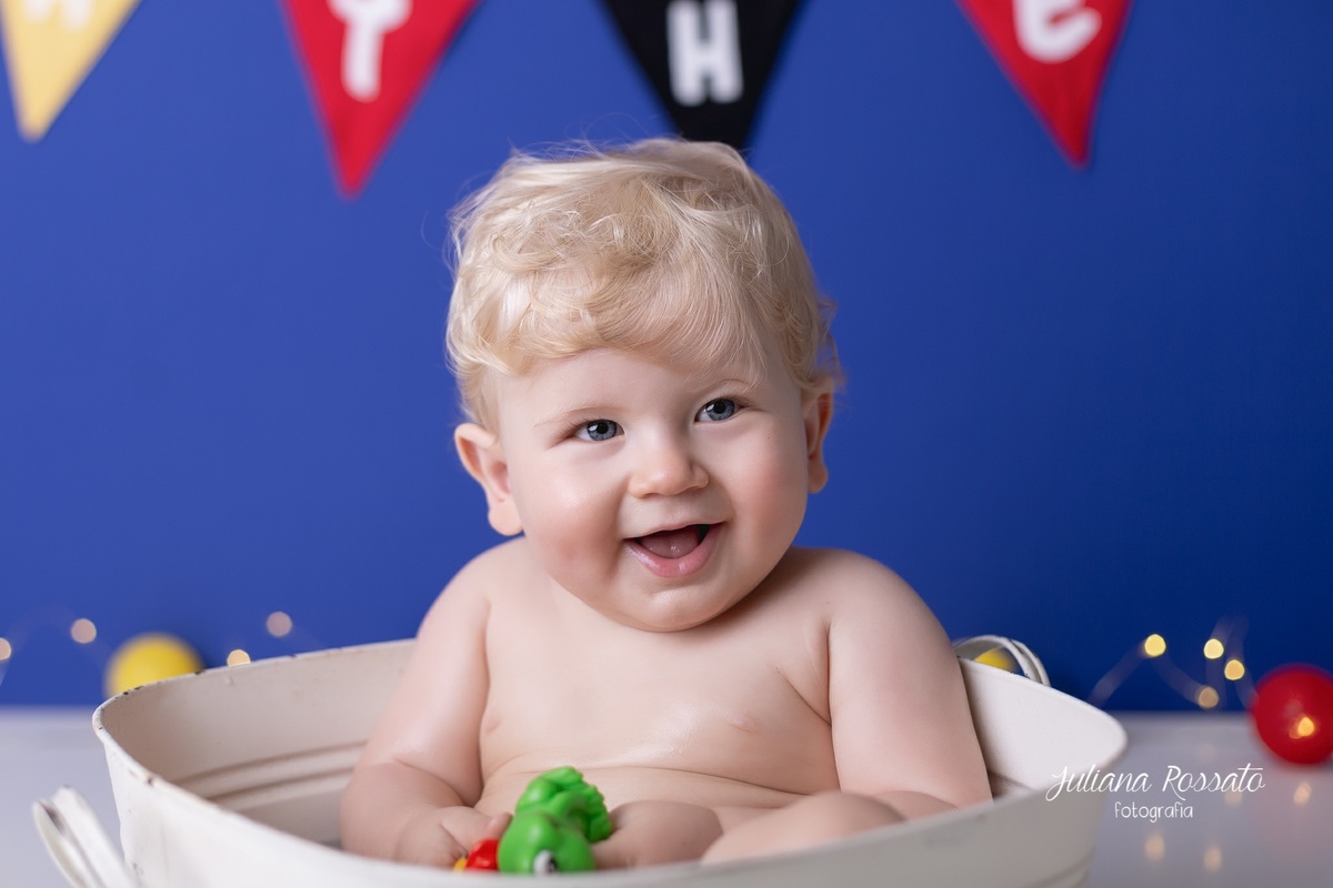 Juliana Rossato Fotografia, são paulo, interlagos, zona sul, jardim consórcio, estúdio fotográfico, ensaio infantil, SP, acompanhamento infantil, cake, smash the cake, ensaio de aniversário, bolo, circo do mickey, mickey, 1 ano, um ano