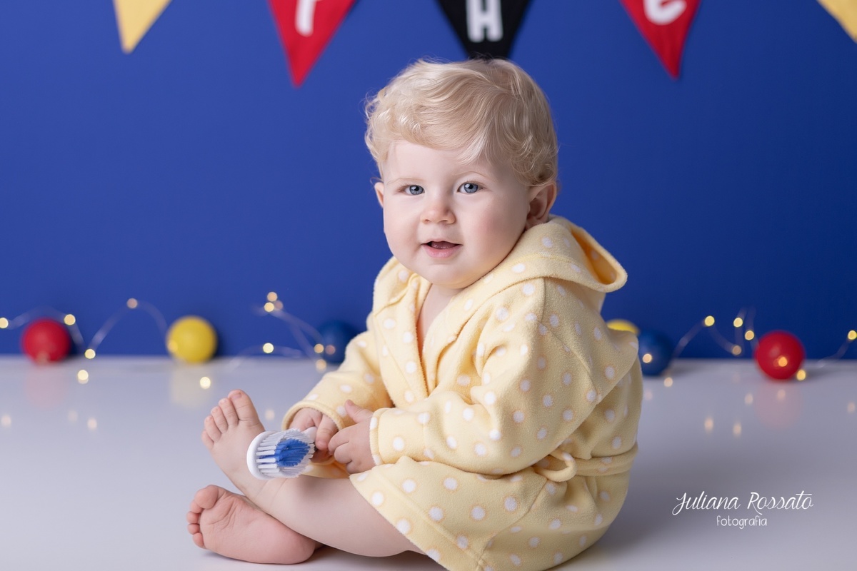 Juliana Rossato Fotografia, são paulo, interlagos, zona sul, jardim consórcio, estúdio fotográfico, ensaio infantil, SP, acompanhamento infantil, cake, smash the cake, ensaio de aniversário, bolo, circo do mickey, mickey, 1 ano, um ano