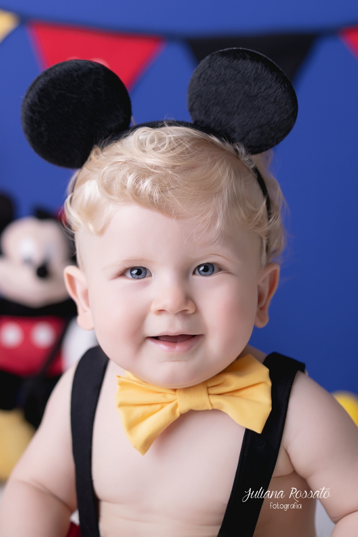 Juliana Rossato Fotografia, são paulo, interlagos, zona sul, jardim consórcio, estúdio fotográfico, ensaio infantil, SP, acompanhamento infantil, cake, smash the cake, ensaio de aniversário, bolo, circo do mickey, mickey, 1 ano, um ano