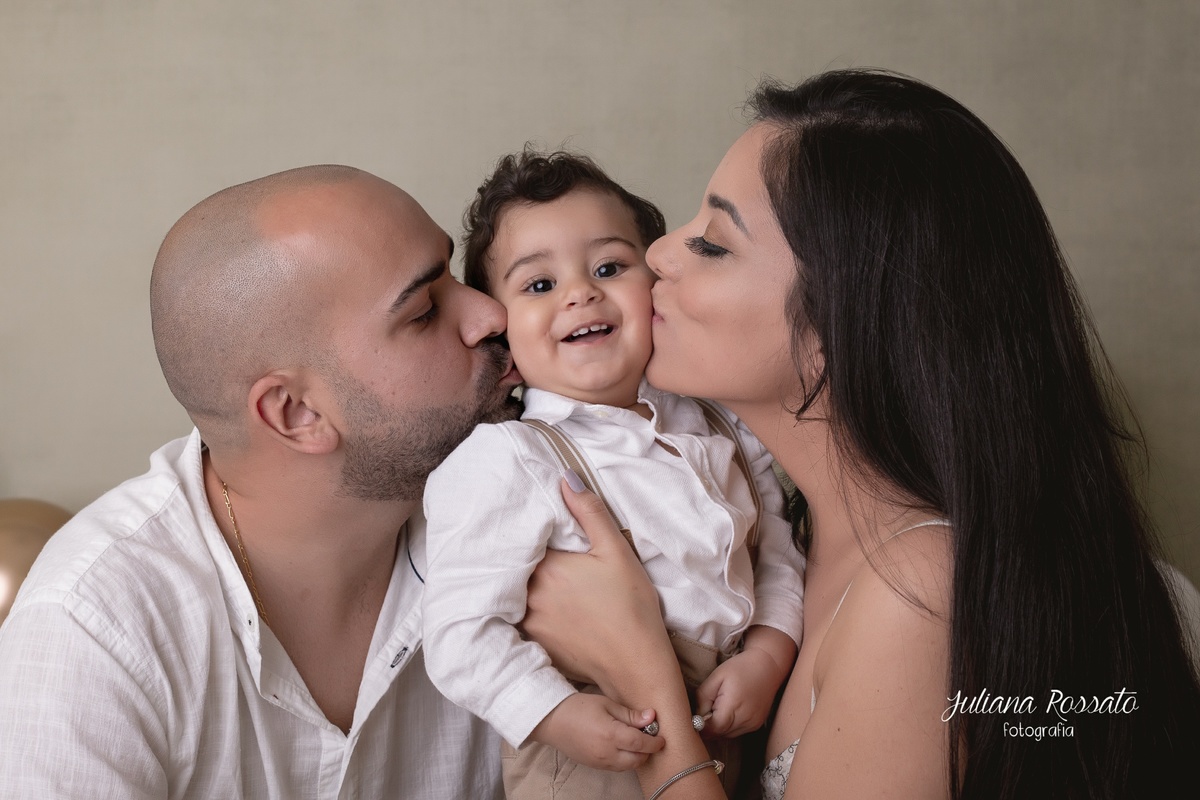 Juliana Rossato Fotografia, são paulo, interlagos, zona sul, jardim consórcio, estúdio fotográfico, ensaio infantil, SP, acompanhamento infantil, cake, smash the cake, ensaio de aniversário, bolo, 1 ano, um ano, verde e dourado,