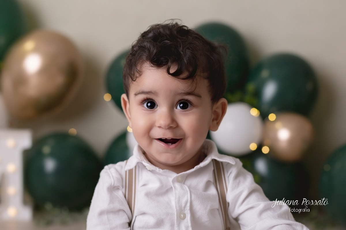 Juliana Rossato Fotografia, são paulo, interlagos, zona sul, jardim consórcio, estúdio fotográfico, ensaio infantil, SP, acompanhamento infantil, cake, smash the cake, ensaio de aniversário, bolo, 1 ano, um ano, verde e dourado,