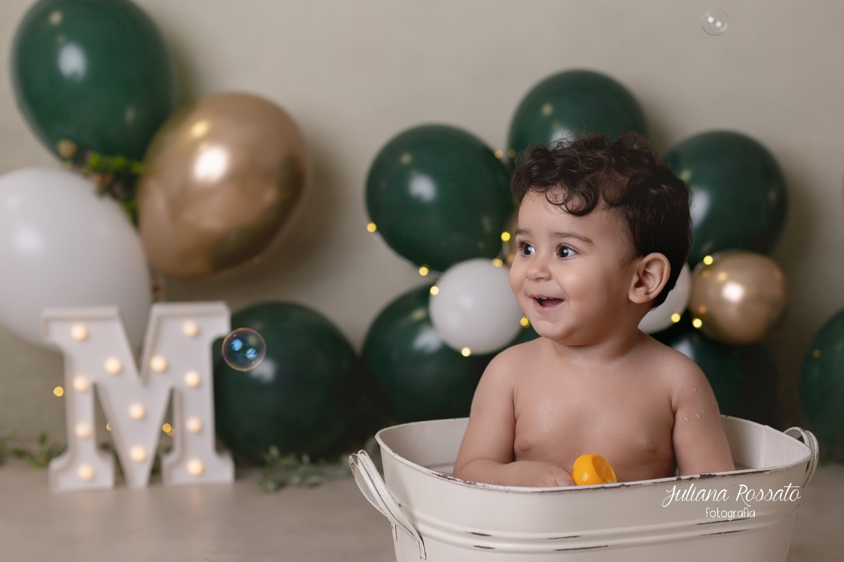 Juliana Rossato Fotografia, são paulo, interlagos, zona sul, jardim consórcio, estúdio fotográfico, ensaio infantil, SP, acompanhamento infantil, cake, smash the cake, ensaio de aniversário, bolo, 1 ano, um ano, verde e dourado,