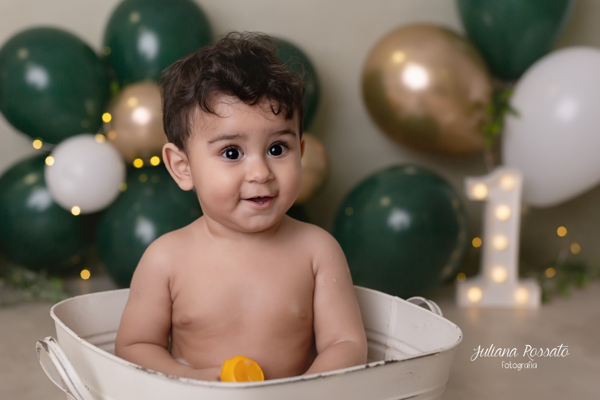 Juliana Rossato Fotografia, são paulo, interlagos, zona sul, jardim consórcio, estúdio fotográfico, ensaio infantil, SP, acompanhamento infantil, cake, smash the cake, ensaio de aniversário, bolo, 1 ano, um ano, verde e dourado,