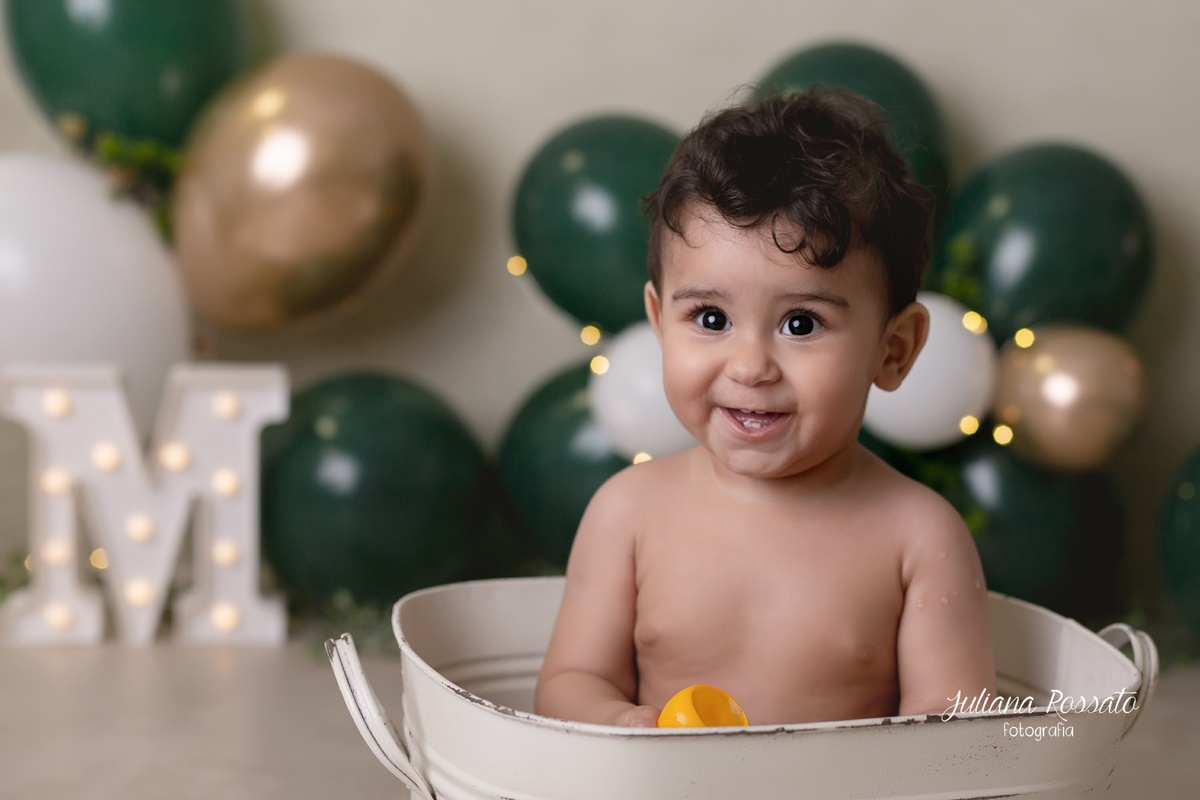 Juliana Rossato Fotografia, são paulo, interlagos, zona sul, jardim consórcio, estúdio fotográfico, ensaio infantil, SP, acompanhamento infantil, cake, smash the cake, ensaio de aniversário, bolo, 1 ano, um ano, verde e dourado,