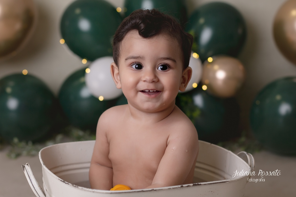 Juliana Rossato Fotografia, são paulo, interlagos, zona sul, jardim consórcio, estúdio fotográfico, ensaio infantil, SP, acompanhamento infantil, cake, smash the cake, ensaio de aniversário, bolo, 1 ano, um ano, verde e dourado,