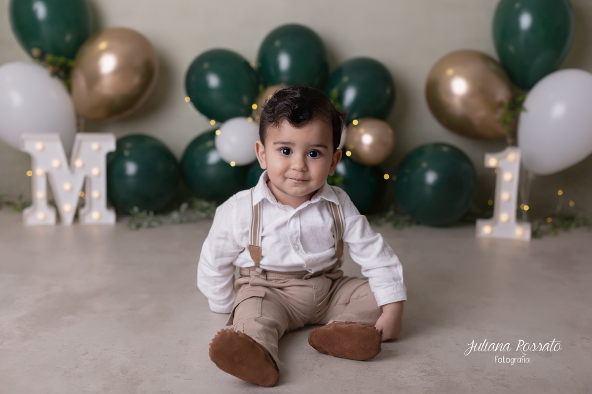 Juliana Rossato Fotografia, são paulo, interlagos, zona sul, jardim consórcio, estúdio fotográfico, ensaio infantil, SP, acompanhamento infantil, cake, smash the cake, ensaio de aniversário, bolo, 1 ano, um ano, verde e dourado,