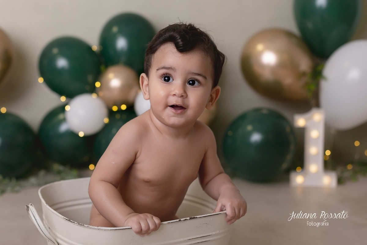Juliana Rossato Fotografia, são paulo, interlagos, zona sul, jardim consórcio, estúdio fotográfico, ensaio infantil, SP, acompanhamento infantil, cake, smash the cake, ensaio de aniversário, bolo, 1 ano, um ano, verde e dourado,
