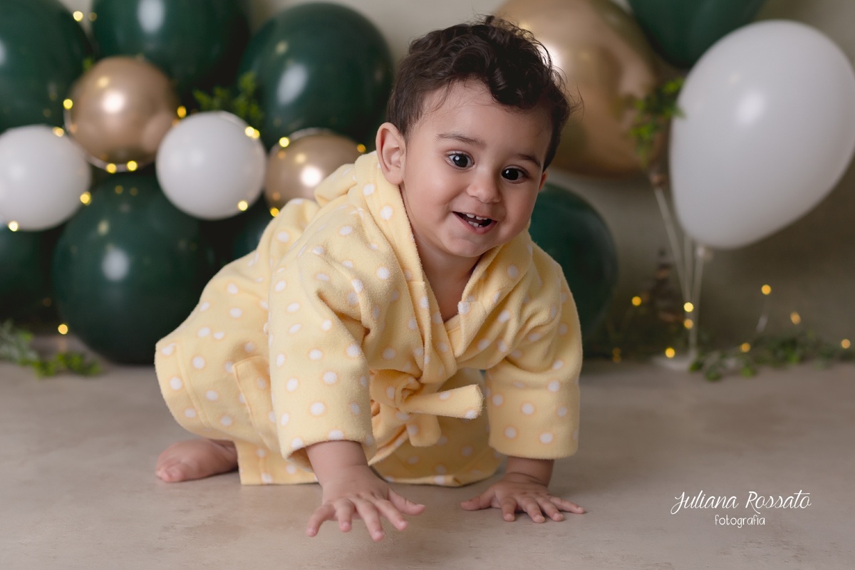 Juliana Rossato Fotografia, são paulo, interlagos, zona sul, jardim consórcio, estúdio fotográfico, ensaio infantil, SP, acompanhamento infantil, cake, smash the cake, ensaio de aniversário, bolo, 1 ano, um ano, verde e dourado,