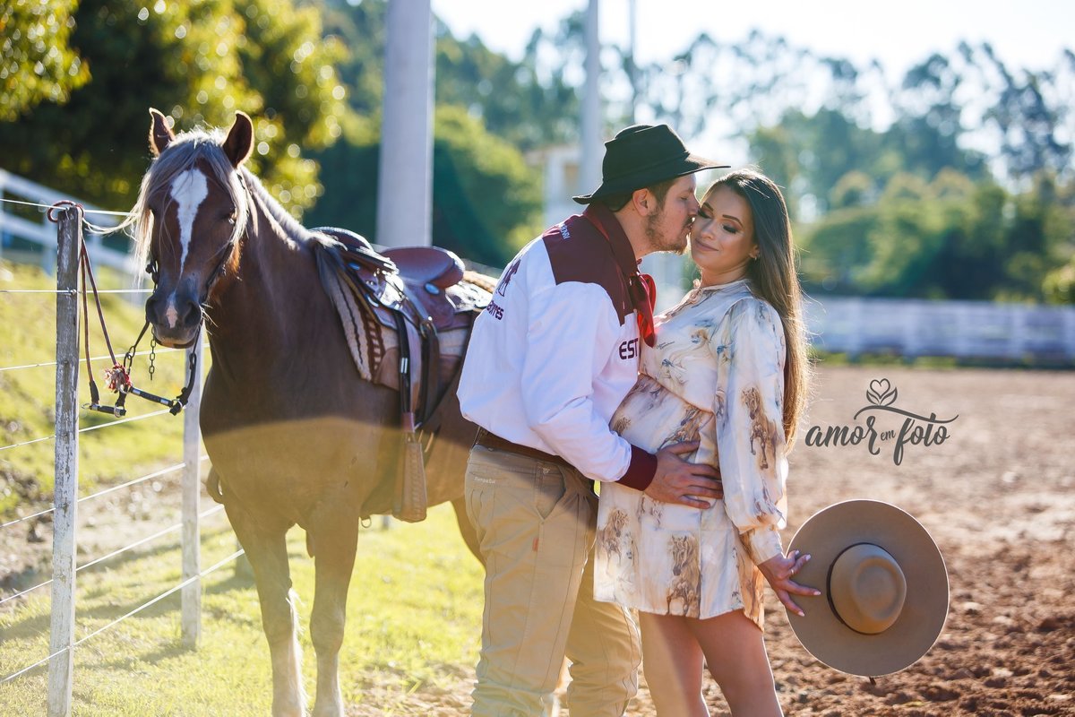 Ensaio gestante com cavalo