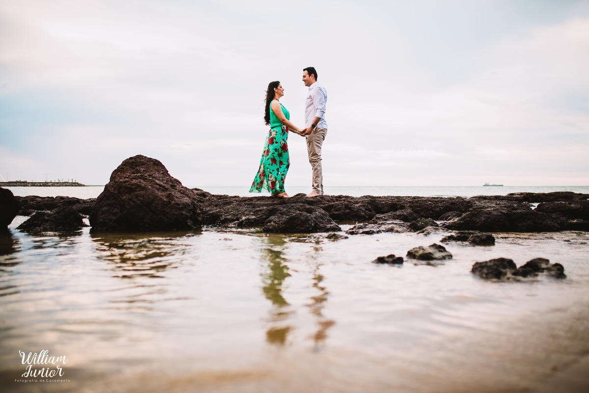 ensaio-casal-na-beira-mar