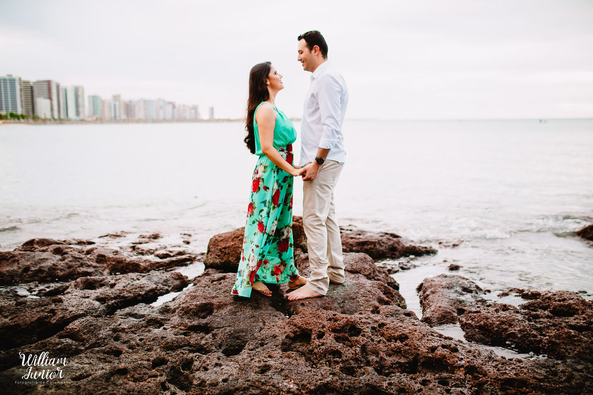 ensaio-casal-na-beira-mar