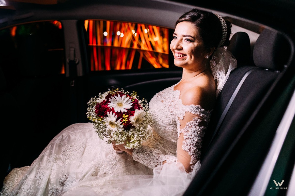 noiva no carro
