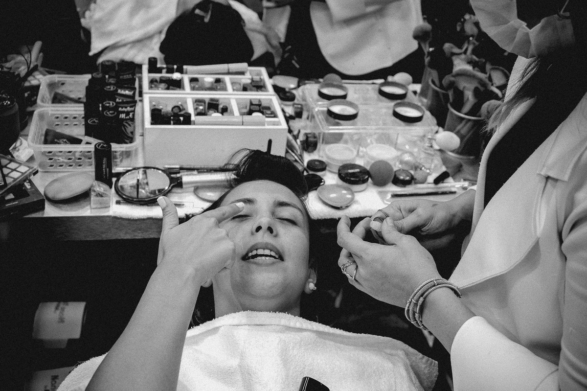 Making of da noiva no Casamento da Dolores e do Cleber, pelo fotógrafo de casamentos Vinícius Vogel, fotógrafo em Porto Alegre, Região Metropolitana e Serra Gaúcha.