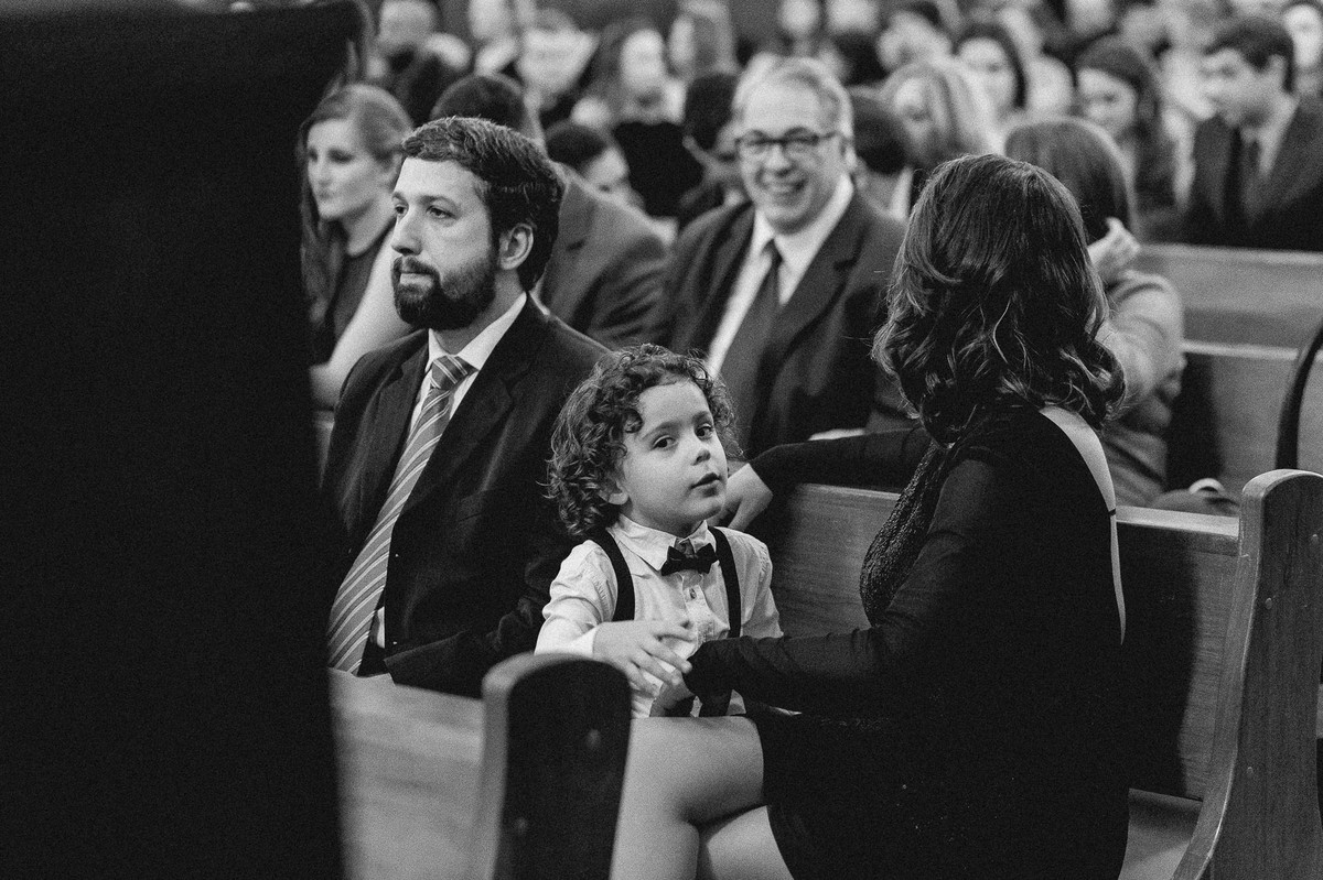 convidados na igreja, Casamento da Dolores e do Cleber, pelo fotógrafo de casamentos Vinícius Vogel, fotógrafo em Porto Alegre, Região Metropolitana e Serra Gaúcha.