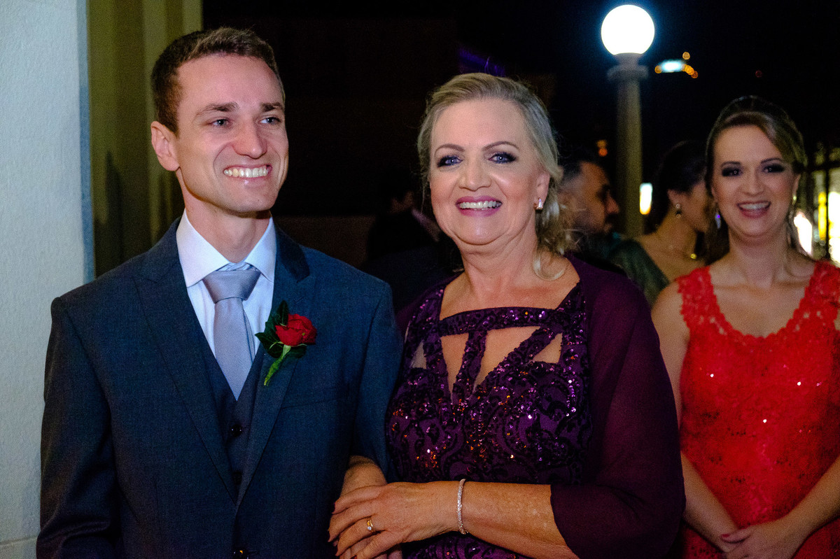 mãe do noivo, Casamento da Dolores e do Cleber, pelo fotógrafo de casamentos Vinícius Vogel, fotógrafo em Porto Alegre, Região Metropolitana e Serra Gaúcha.