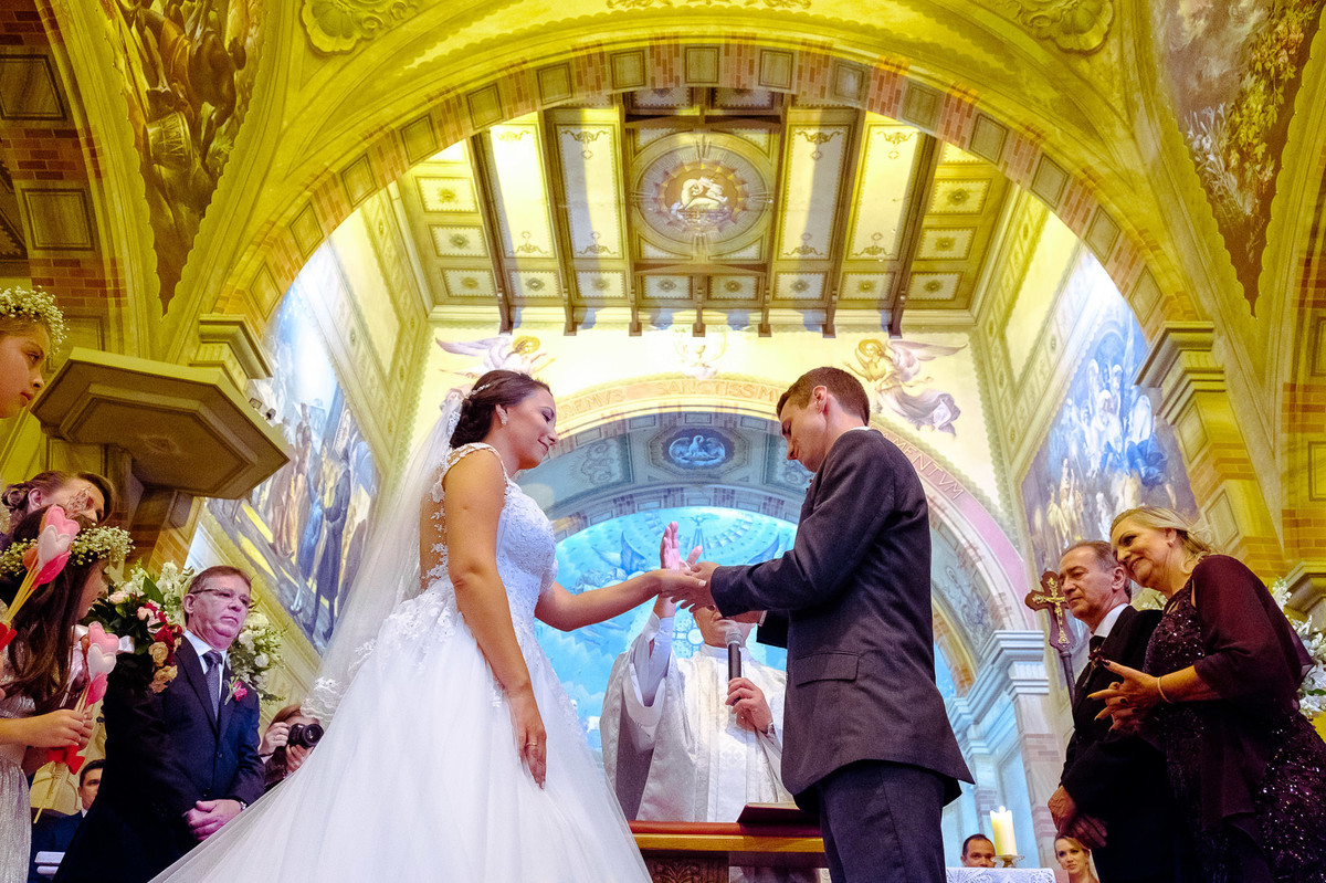 aliança de noiado, Casamento da Dolores e do Cleber, pelo fotógrafo de casamentos Vinícius Vogel, fotógrafo em Porto Alegre, Região Metropolitana e Serra Gaúcha.