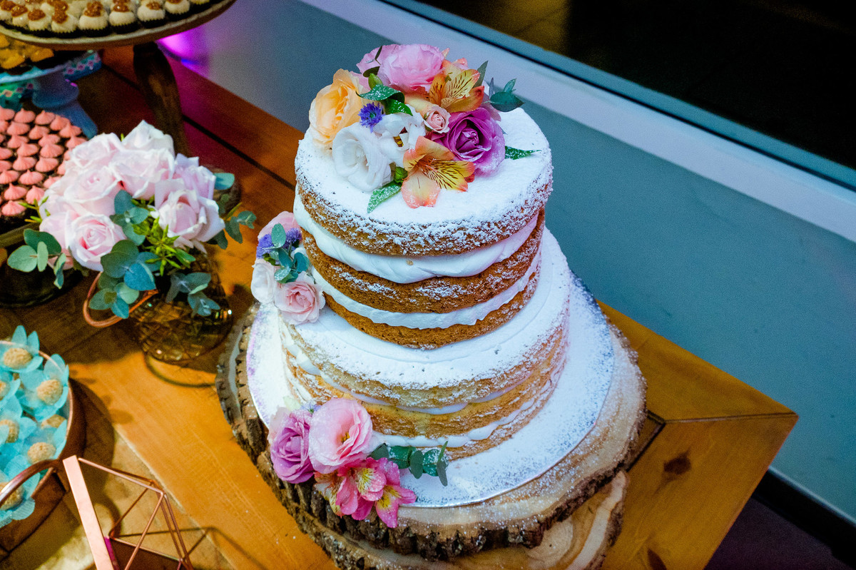 bolo de casamento, Casamento da Dolores e do Cleber, pelo fotógrafo de casamentos Vinícius Vogel, fotógrafo em Porto Alegre, Região Metropolitana e Serra Gaúcha.
