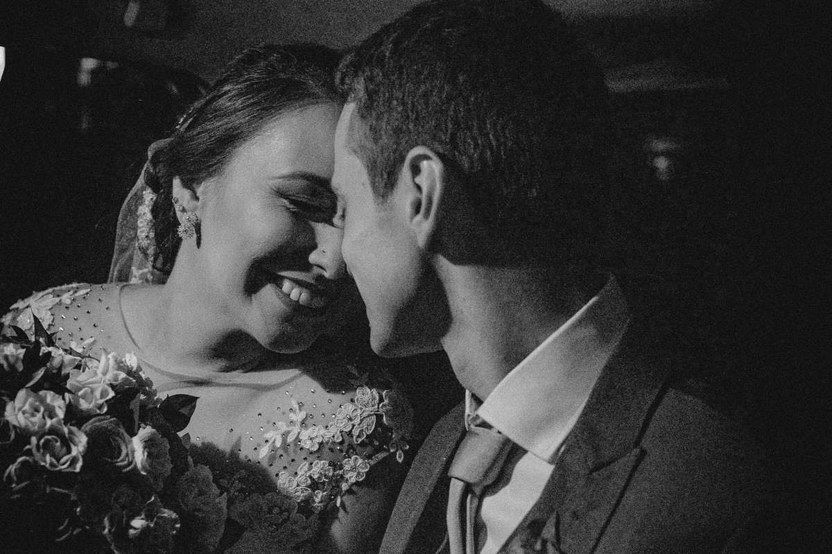 casal, Casamento da Dolores e do Cleber, pelo fotógrafo de casamentos Vinícius Vogel, fotógrafo em Porto Alegre, Região Metropolitana e Serra Gaúcha.